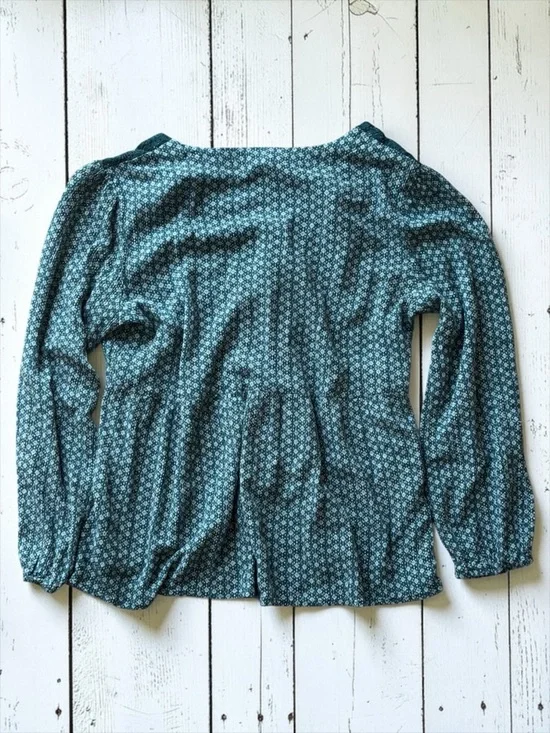 Maurices Green Boho Blouse Medium Lace Shoulder Peasant Top Flowy - Picture 2 of 9